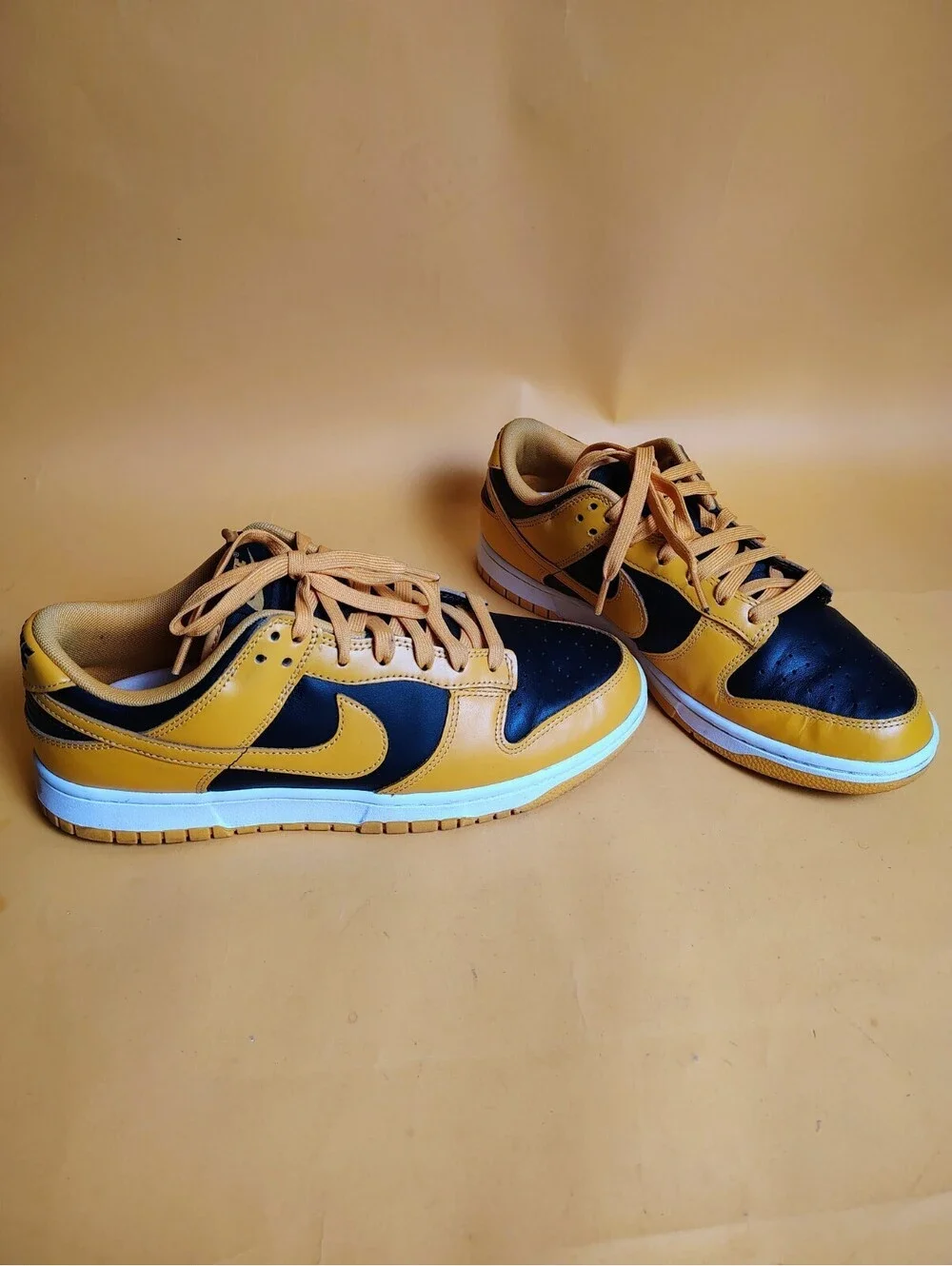 Nike Dunk Low Championship Goldenrod Yellow Black DD1391-004 Men's Size 10 Used
